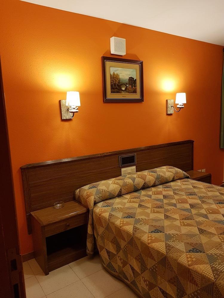 Ciudad De Jaca Hotel Kültér fotó