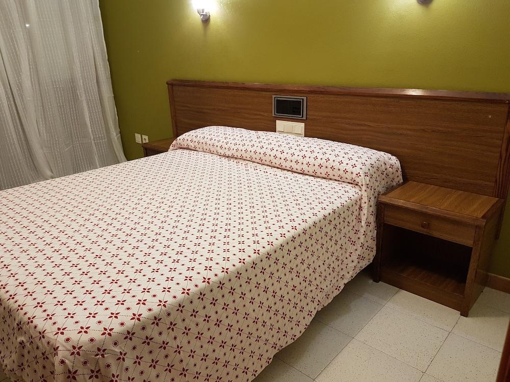 Ciudad De Jaca Hotel Kültér fotó