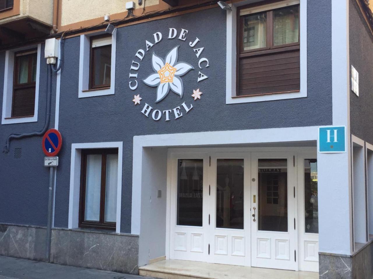 Ciudad De Jaca Hotel Kültér fotó