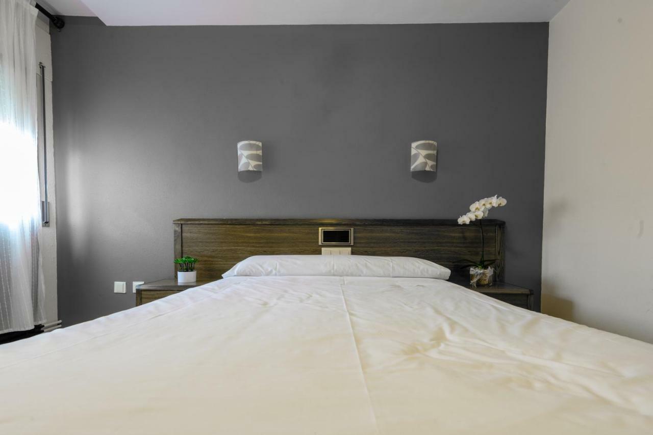 Ciudad De Jaca Hotel Kültér fotó