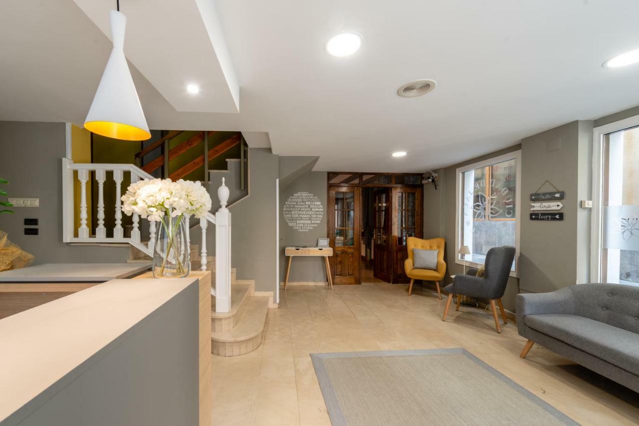 Ciudad De Jaca Hotel Kültér fotó