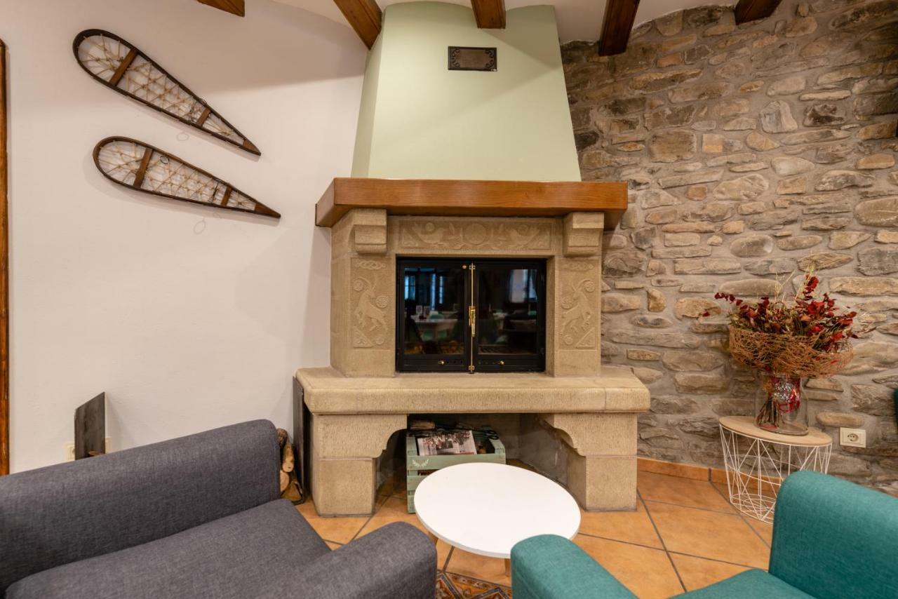 Ciudad De Jaca Hotel Kültér fotó